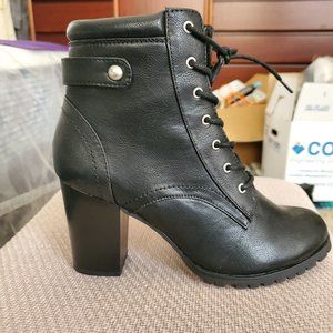 Style & CO booties Sz 8 New